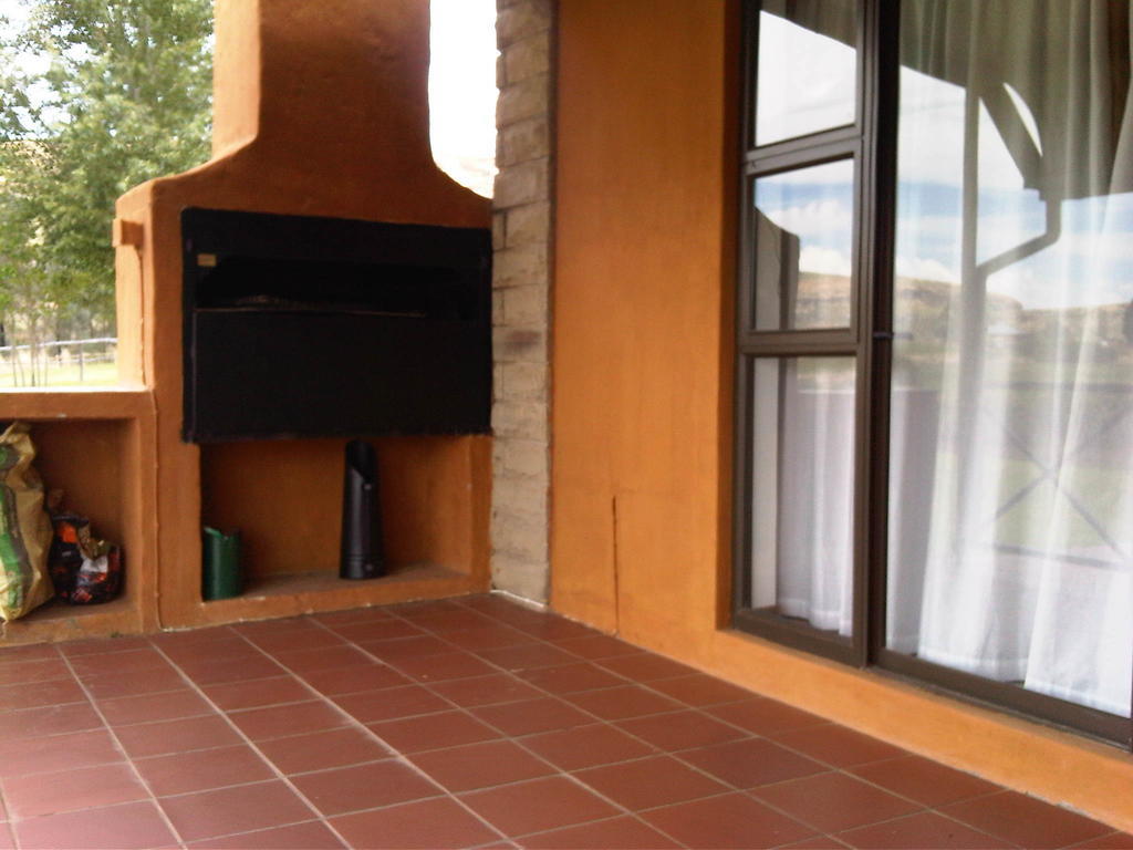 Pumula Guest Farm Villa Fouriesburg Bagian luar foto